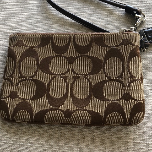 Coach monogram wristlet - Picture 2 of 3